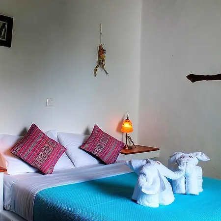 Pano Gitonia Egíali